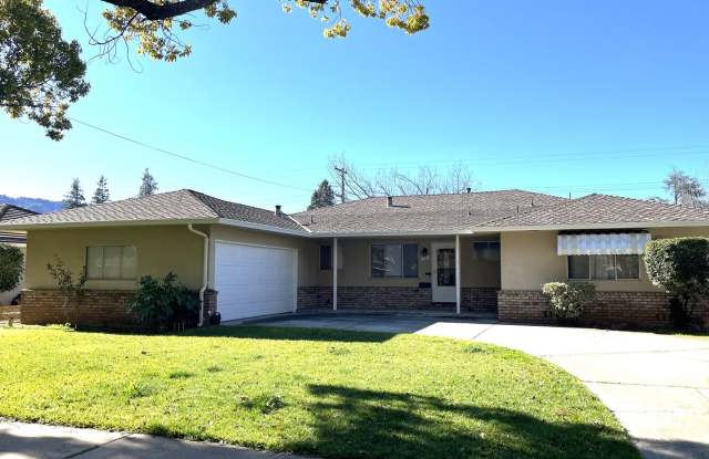 Huge 2 Bed, 2.5 Bath 2000 sq ft home for Rent!
