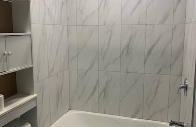 heat/air stove refrigerator/near downtown