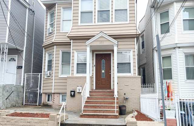 375 UNION ST