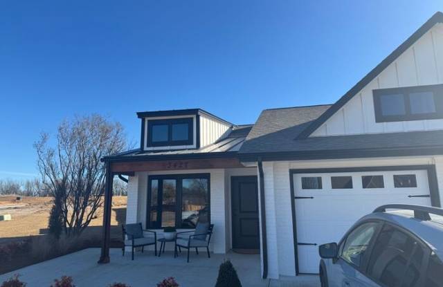 3427 North Ironwood Avenue