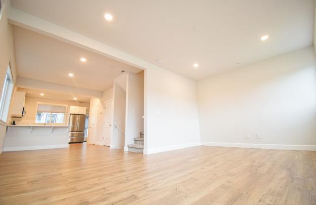 Photo of Beautiful 4 Bedroom 3.5 BA Home! Mother in Law Suite, Attached Garage  Top floor Bonus Room!