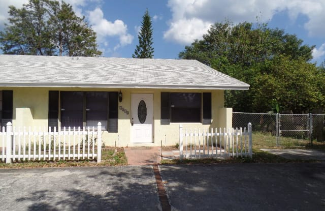 2298 SE 4th Street - 2298 Southeast 4th Street, Boynton Beach, FL 33435