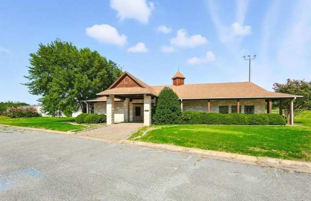 5901 S US Highway 75