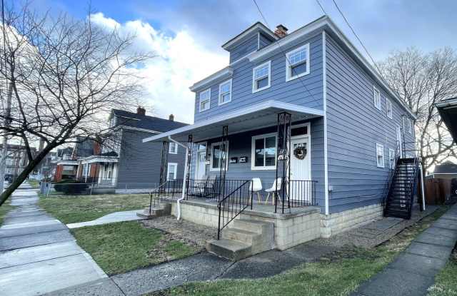 Photo of 511 E Deshler Ave