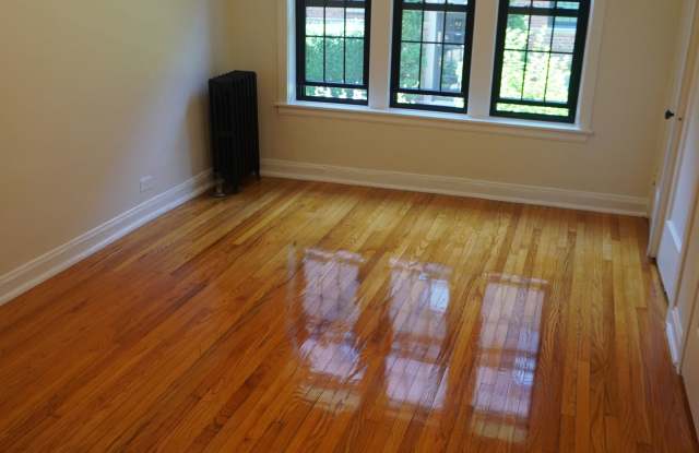 Photo of 5018 North Lincoln Avenue