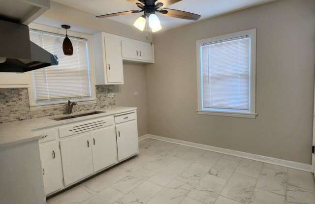 10104 S Prairie Avenue