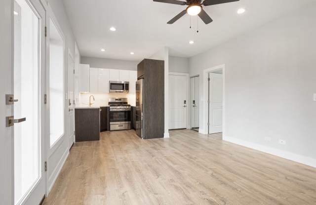 Photo of 1243 W Morse Ave