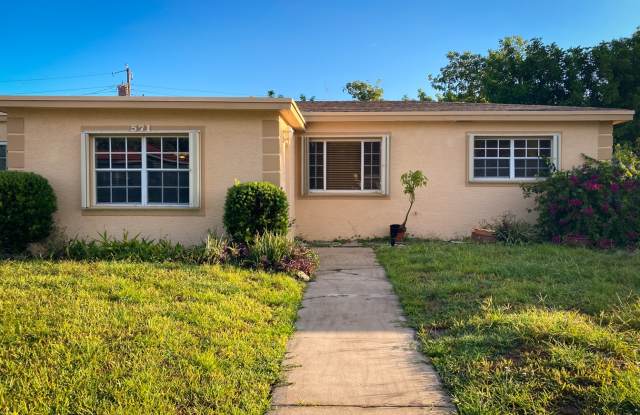 571 Northwest 185th Street