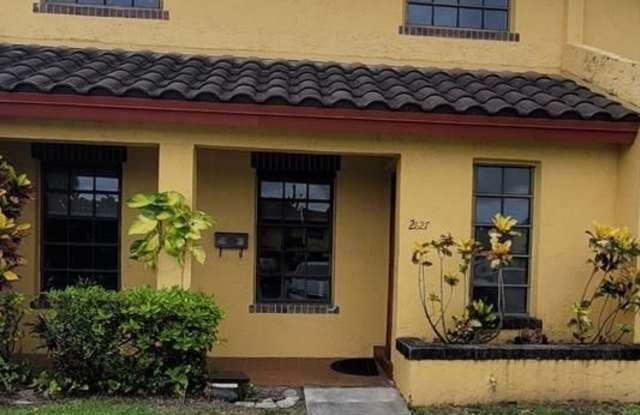 2627 NW 47th Ter