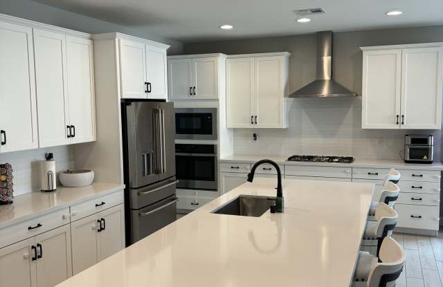 Photo of 104 Barton Bay Ave