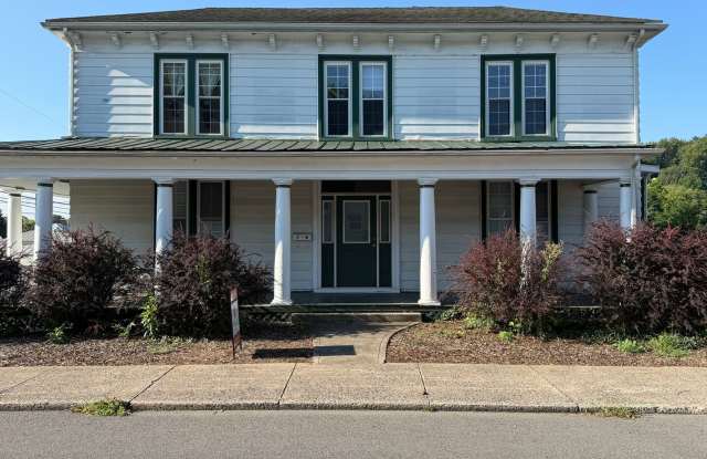 2 West Hampton Street - Charming 3BR/1BA in Staunton!