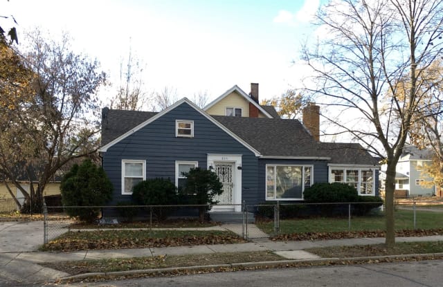 835 Alto Ave SE - 835 Alto Avenue Southeast, Grand Rapids, MI 49507