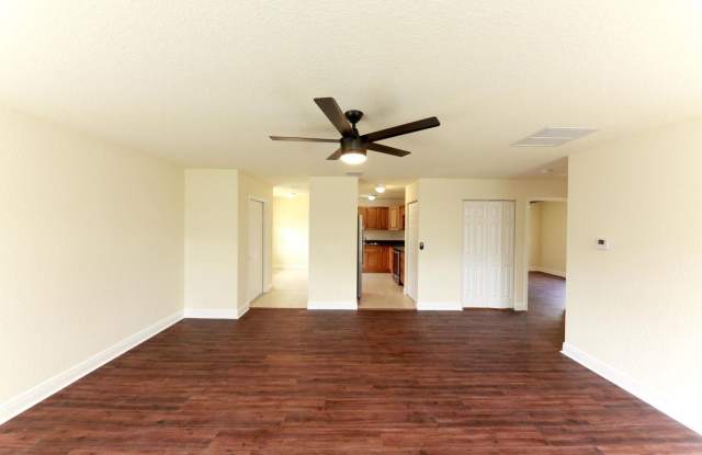 13342 N 87th Street N