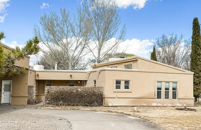 320 Bonnie Street - 320 Bonnie Street, Los Chaves, NM 87031