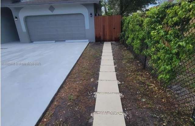 Photo of 1621 NW 118th St