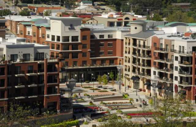 Luxury 2 bedroom Branson Landing Condo