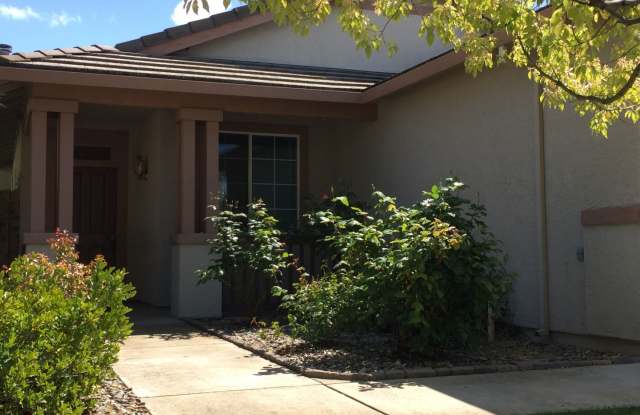 Well Maintained Single Level 4 Bedroom, Folsom Broadstone Home