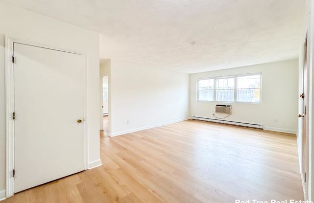 Photo of 11 Hodges Ave.