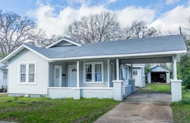 3 Bedroom 2 Bath Walking Distance to La Tech - 700 West Georgia Avenue, Ruston, LA 71270