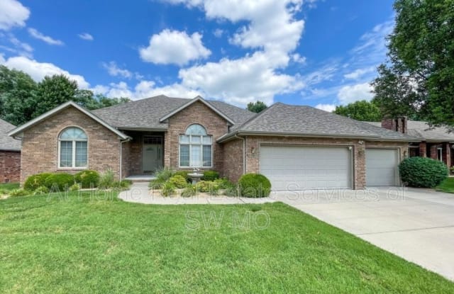 4612 S Turnberry Ave - 4612 South Turnberry Avenue, Springfield, MO 65810