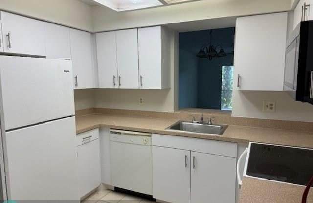 2212 S Cypress Bend Dr