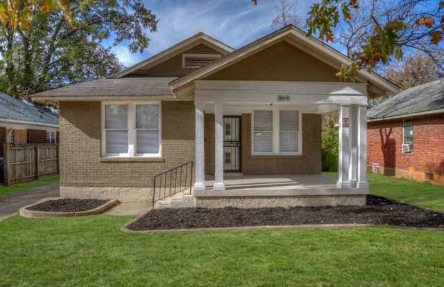 Beautifully Renovated 3BR/2BA with Open Floor Plan, Granite Counters & Central HVAC!
