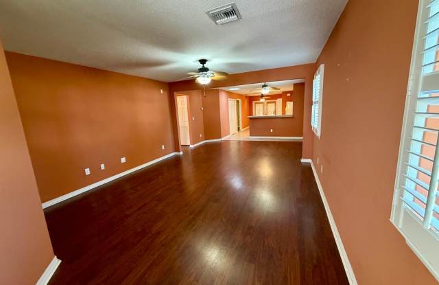 Close to Pier Park, Palmetto Trace HOA community with pool