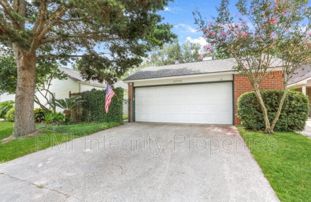 10706 Misty Hollow Ave - 10706 Misty Hollow Avenue, Oak Hills Place, LA 70810