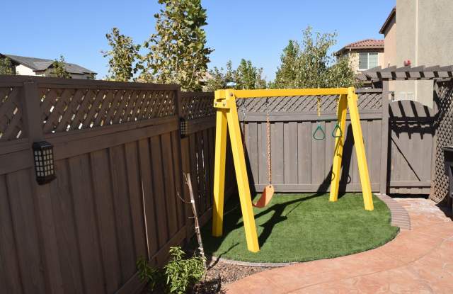 Spacious Home In Mountain House