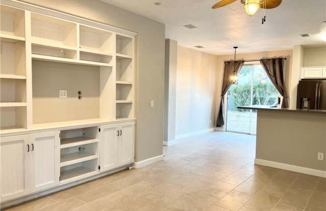 8824 Iron Hitch Avenue