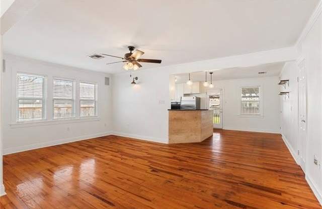 929 BONNABEL BLVD Boulevard