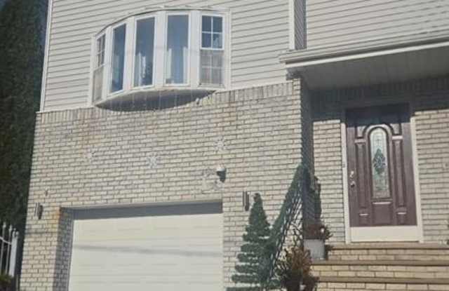 Photo of 201 Abington Avenue #2