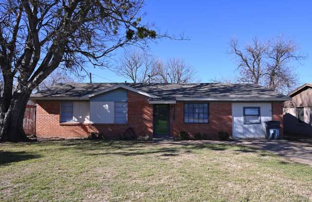 1616 Phoenix Dr