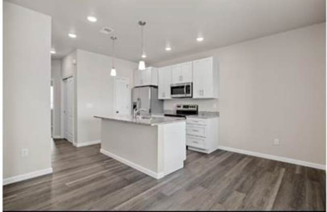 1425 Richard Martin Drive#202