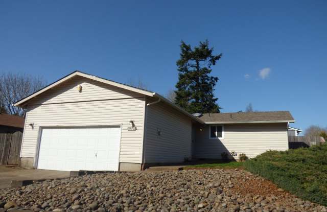 Rent Special: 1/2 Off July's Rent!! 3 Bed Home in South Salem