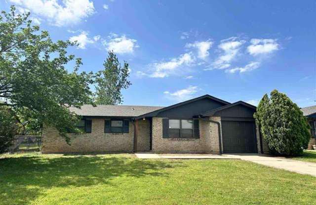 4810 NW Hoover- COMING SOON!