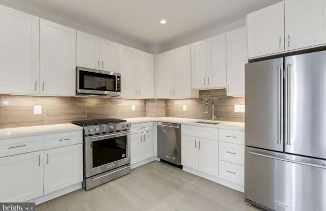 4008 EDMUNDS NW unit: 6