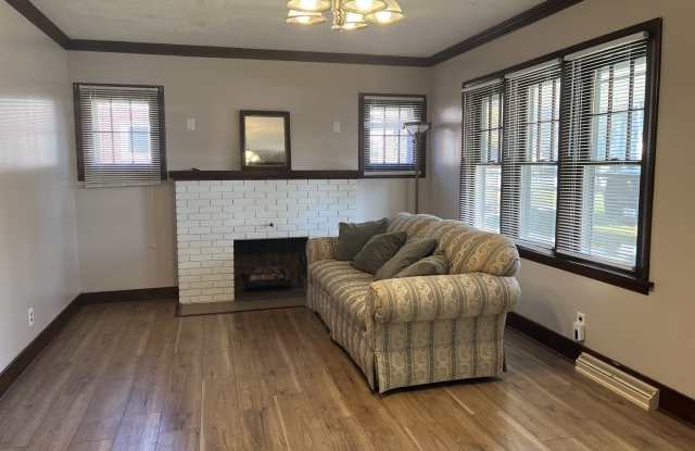 112 Chicago Road unit: 1