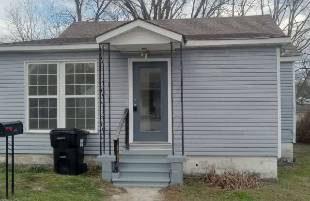 3 Bedroom, 1 Bath House in Columbia! - 613 Washington Street, Columbia, TN 38401