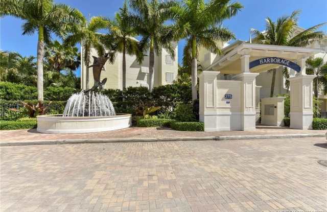 975 NW Flagler Avenue