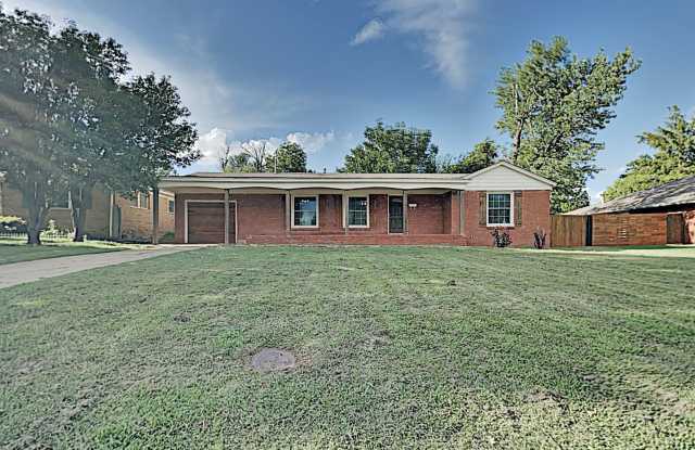 2 Bedroom 1 Bathroom Home in The Nichols Hills Area