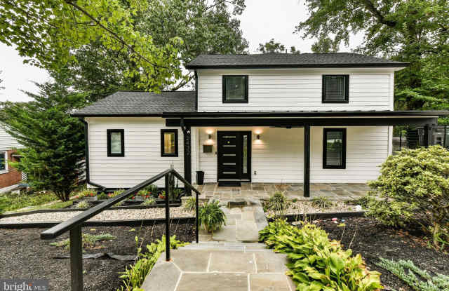 Photo of 2432 S CULPEPER Street