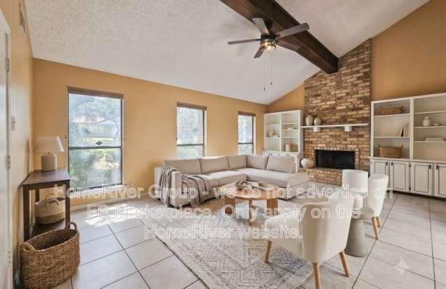 8823 Wellesley Manor Dr