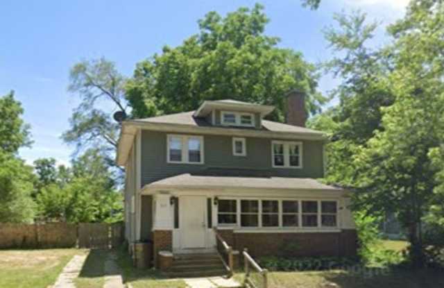 614 E. Broadway St.