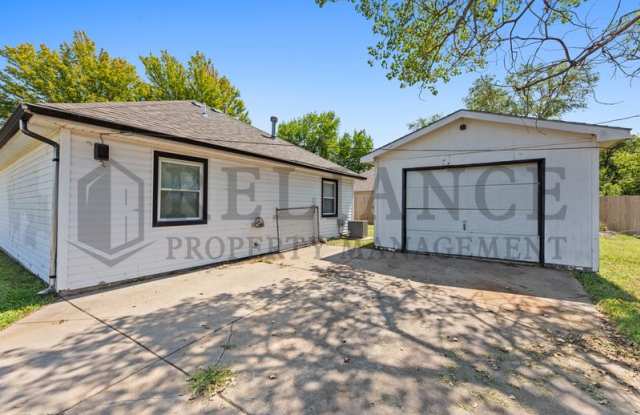 1833 South Saint Clair Street