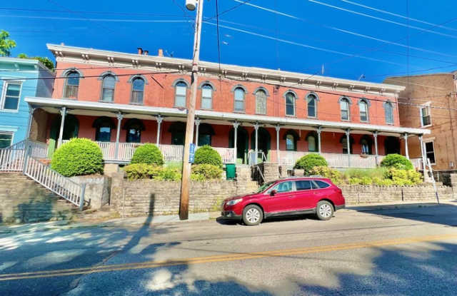 1711 Highland Avenue  Cincinnati Oh 45202-6807