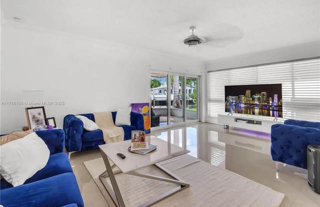 2424 Northeast 18th Avenue