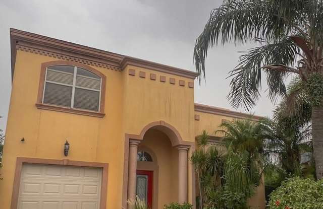 2612 CALLE CALMADA
