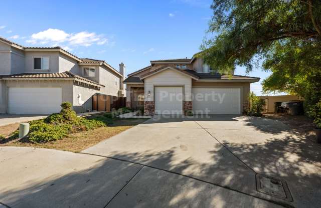 Beautiful 4 bed, 3 bath, 2,726 sqft House in Peaceful San Marcos Neighborhood - Available NOW