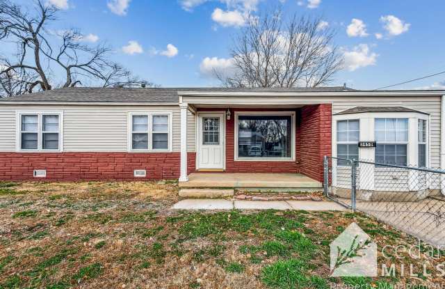 Large 3 Bedroom Ranch by South High